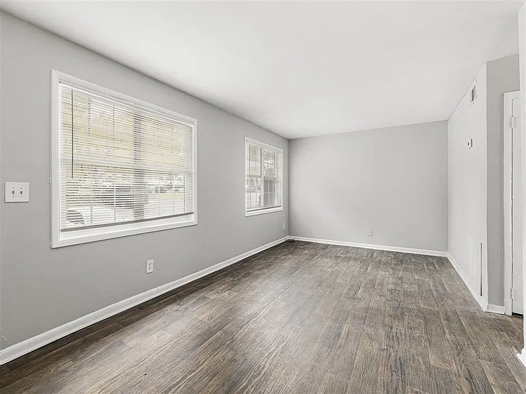 Pinewood Townhomes — Photo 11