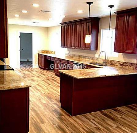 4th image of 341 E Desert Rose Dr