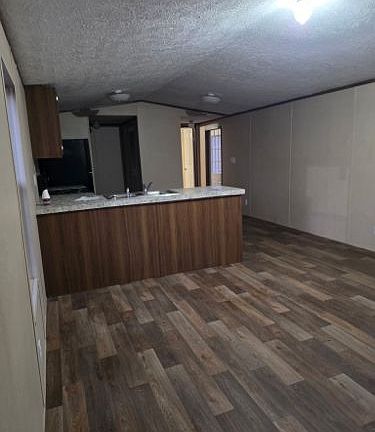 4th image of 9 Hazel Ln