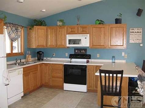 3rd image of W8108 Becker Dr