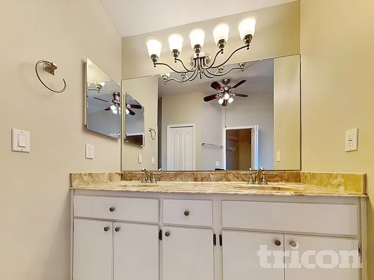 1748 Pembrooke Way — Photo 8