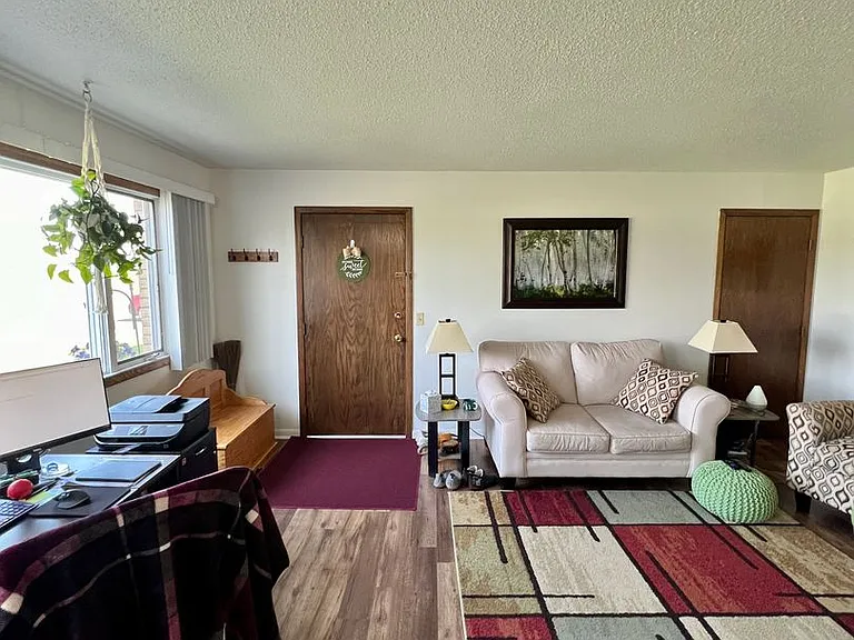 3208 Ogden Ave — Photo 5