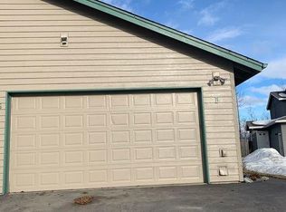 3926 Lakehurst Cir #B, Anchorage, AK 99502
