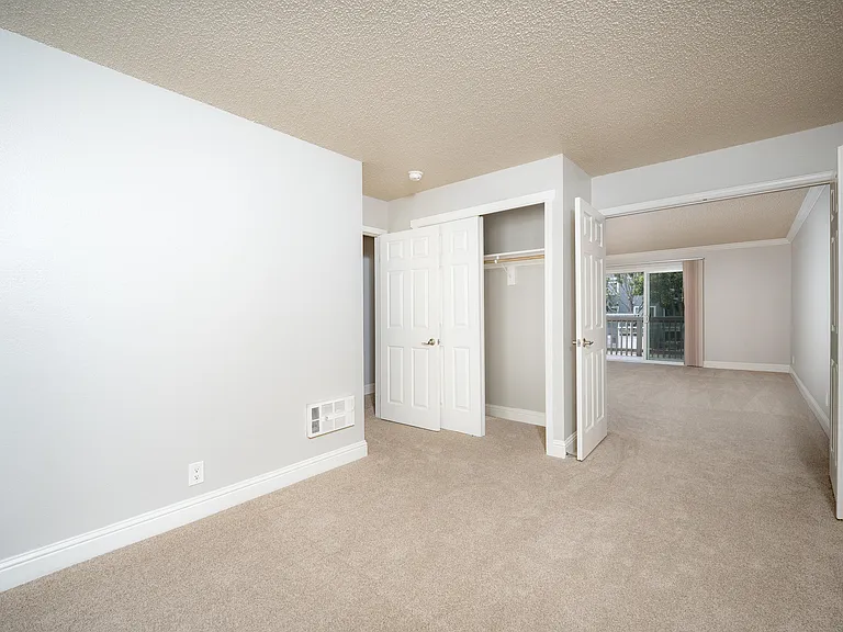 Regency #122 2bed1