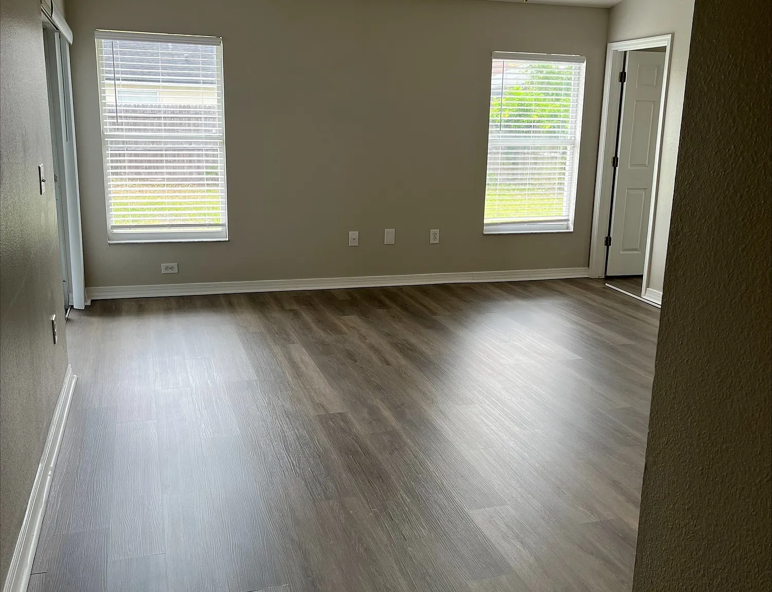 3 bed, 1235 sqft, $2,500 — Photo 2