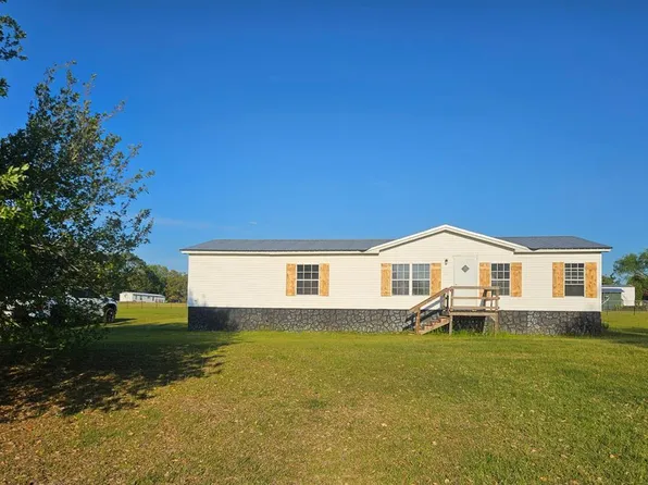 562 Patricia Ln, Ray City, GA 31645