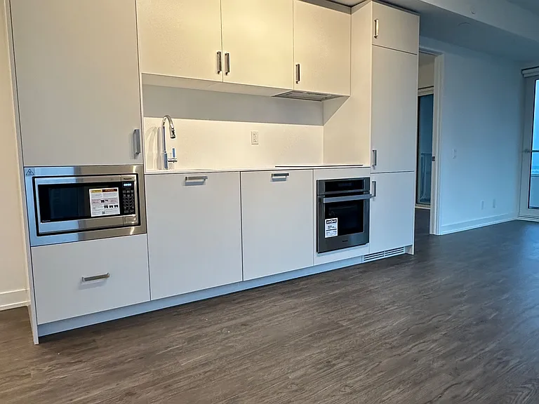 88 Queen St E #3910 — Photo 6