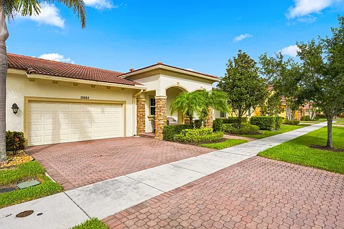 10263 SW Reggiani Rd Photo 1