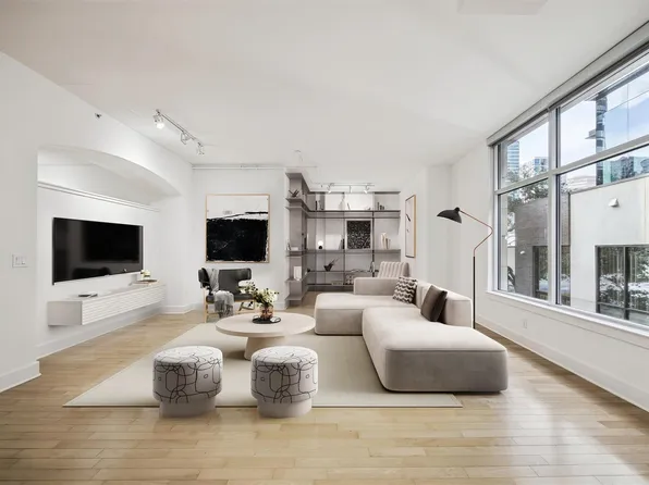 1901 Post Oak Blvd APT 204, Houston, TX 77056