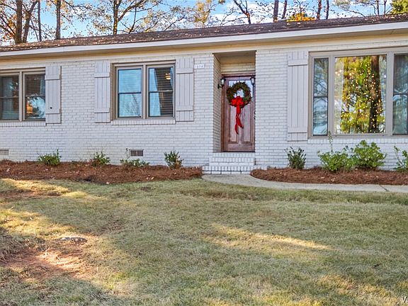 3rd image of 1604 Harmony Ln