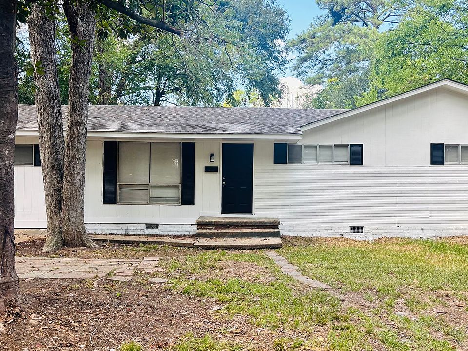 1st image of 684 Heather Ln