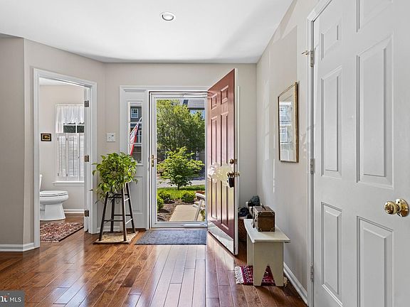 5th image of 116 Weybridge Dr