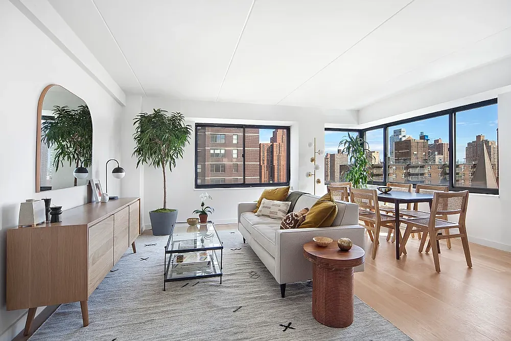 200 East 87th Street — Photo 2