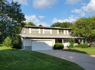 2627 Kimberly Dr, Omaha, NE 68134