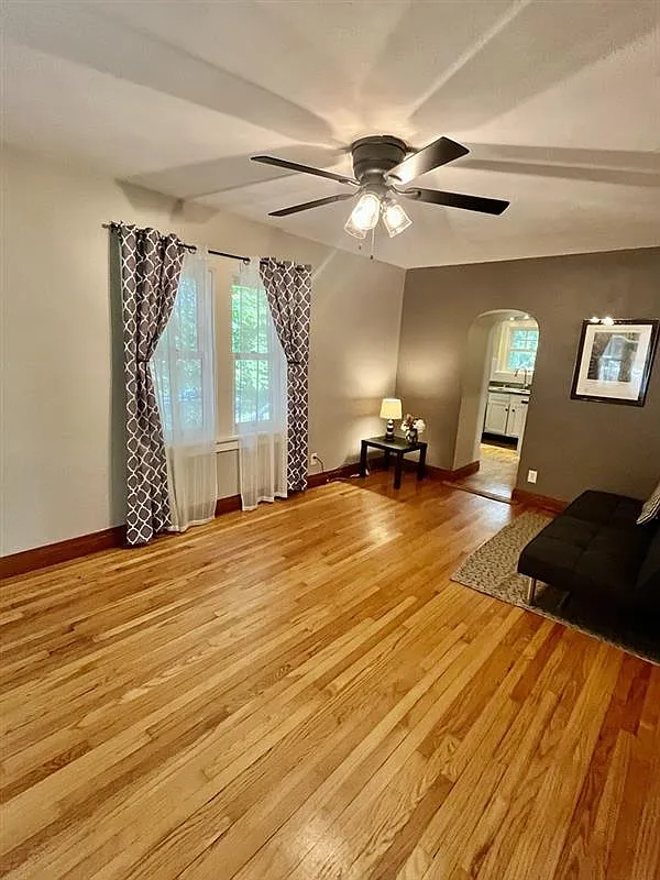 2 bed, 875 sqft, $2,500 — Photo 3