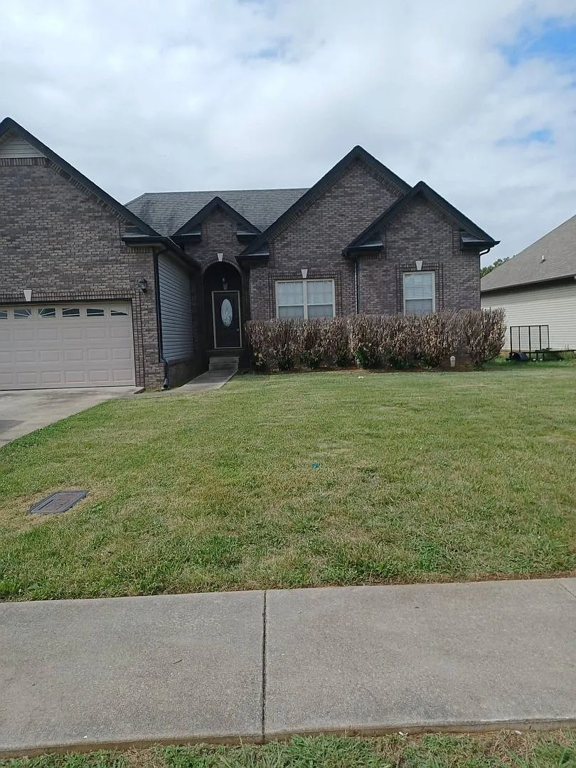 3 Bedroom 2 Bathroom Home!! — Photo 4