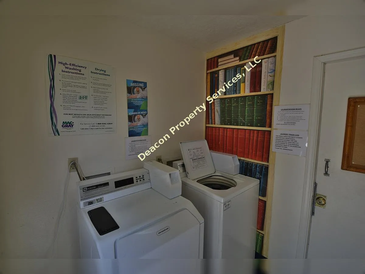 Morris Townhomes — Photo 2