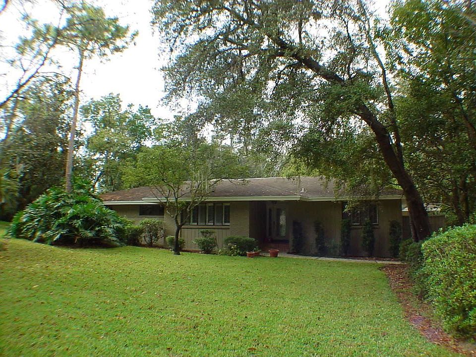 1st image of 102 Wax Myrtle Ln