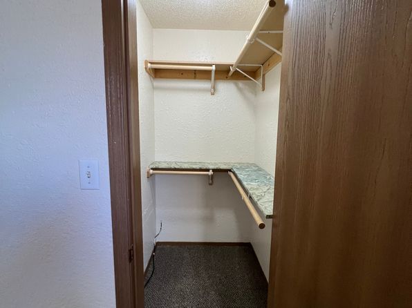 817 SE 11th St APT 7, Oak Grove, MO 64075