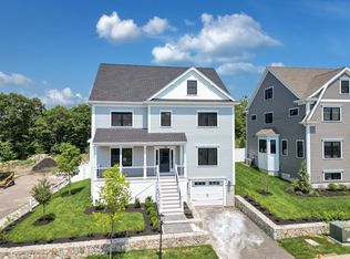 17 Starling St, West Roxbury, MA 02132