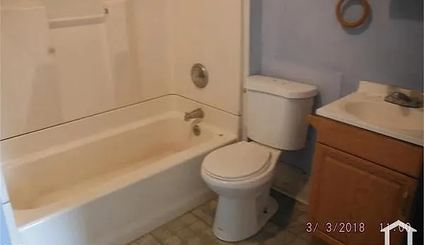8 bed, 3540 sqft, $1,100 — Photo 4