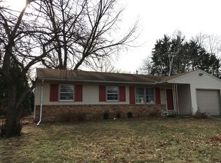 2203 Southmoor Dr, Champaign, IL 61821