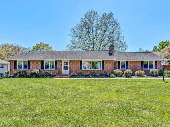 5519 Medmont Cir SW, Roanoke, VA 24018