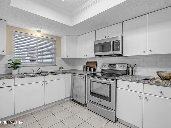 2nd image of 3870 MISSION Drive #7
