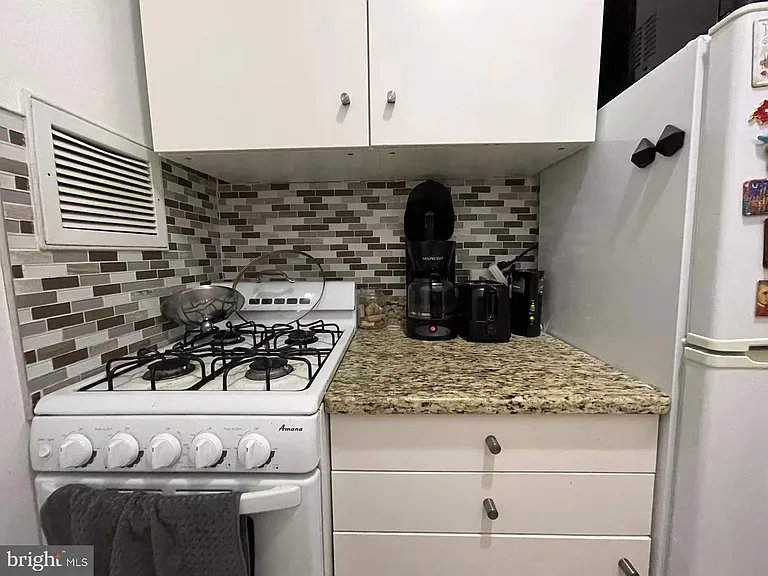 210 Locust St #22E — Photo 15