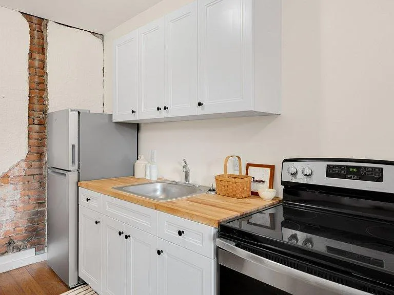 1241 Hubbard St #306 — Photo 3