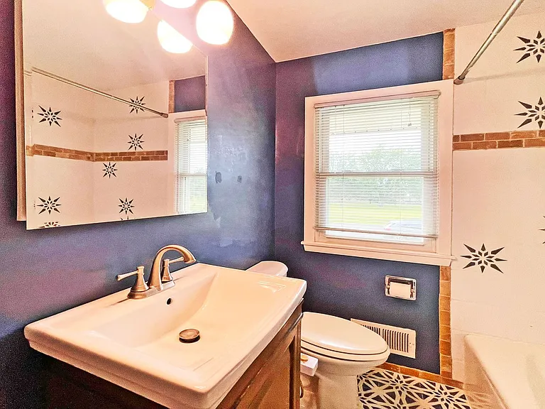 1064 Hackmann Cir NE — Photo 17