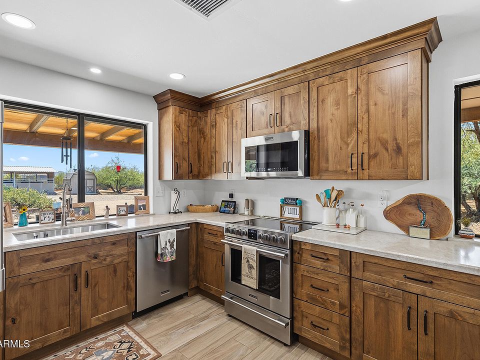 1st image of 1011 E MADDOCK Road