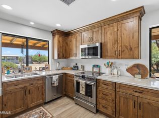 1011 E Maddock Rd, Phoenix, AZ 85086