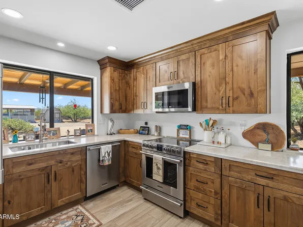 1011 E MADDOCK Road, Phoenix, AZ 85086