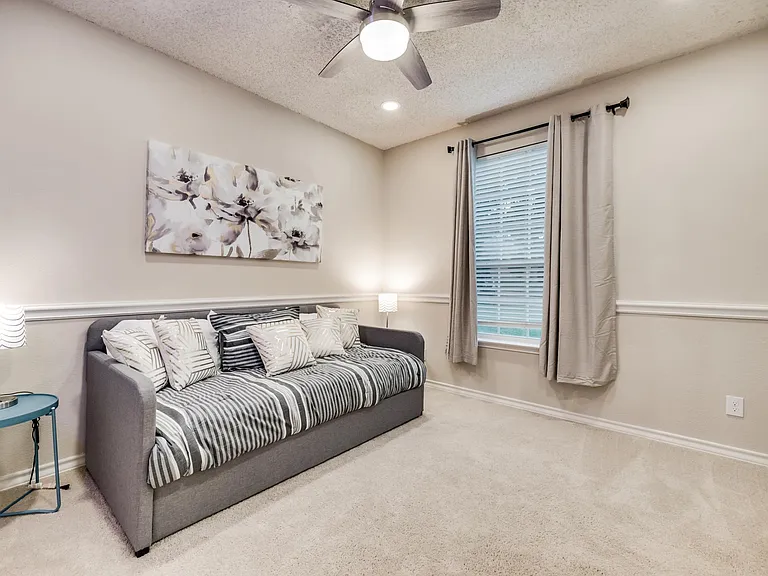 600 Post Oak Dr — Photo 24