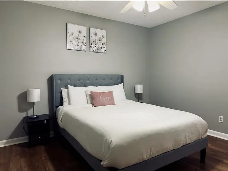 979 Falconcrest Dr — Photo 12