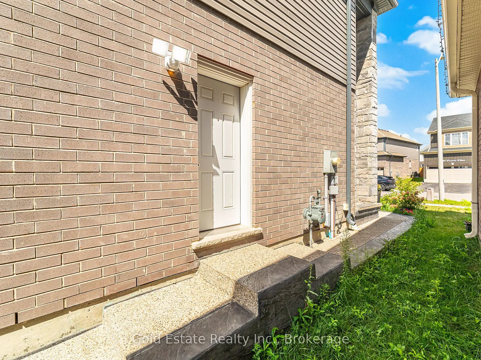 2 bed, $1,800 — Photo 2