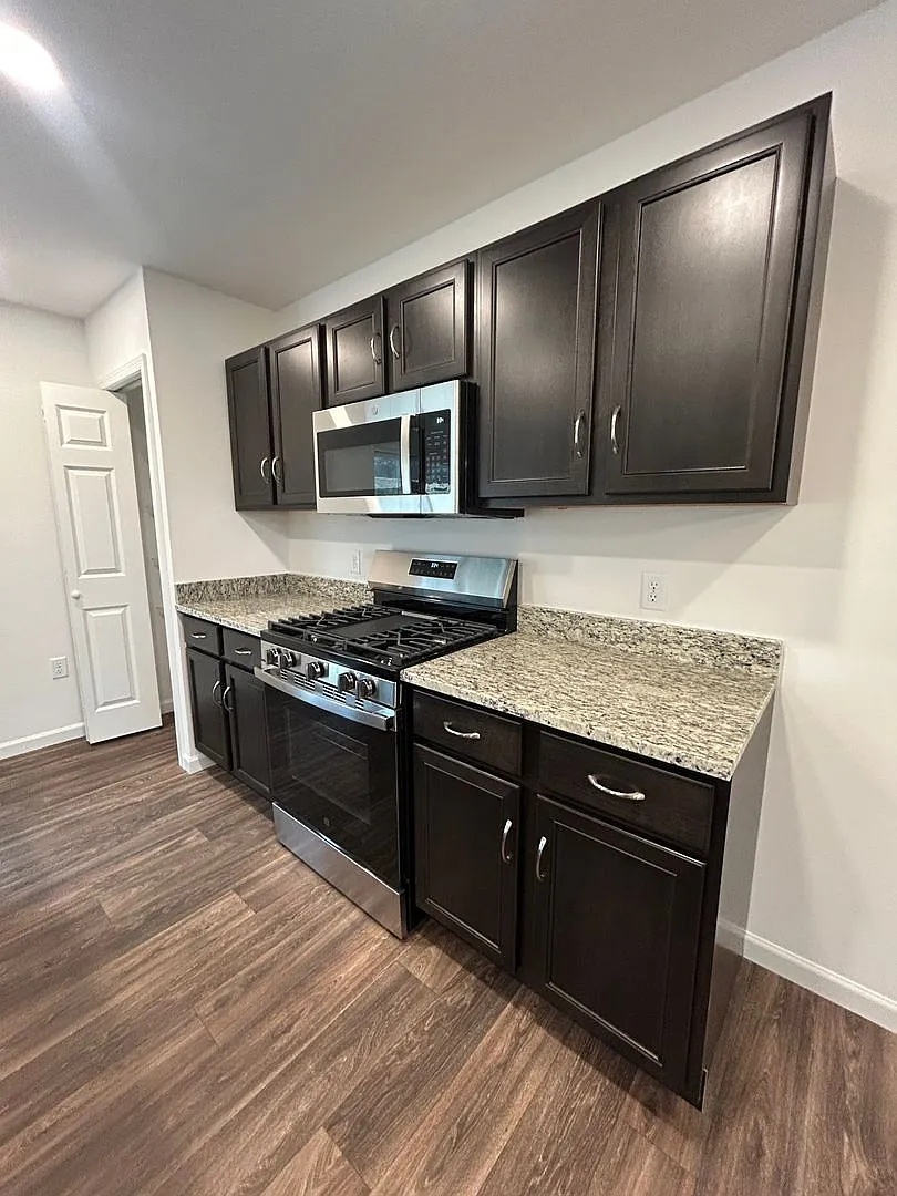 New End of row townhome 3 bed, 2.5 bath in Carlisle — Photo 4