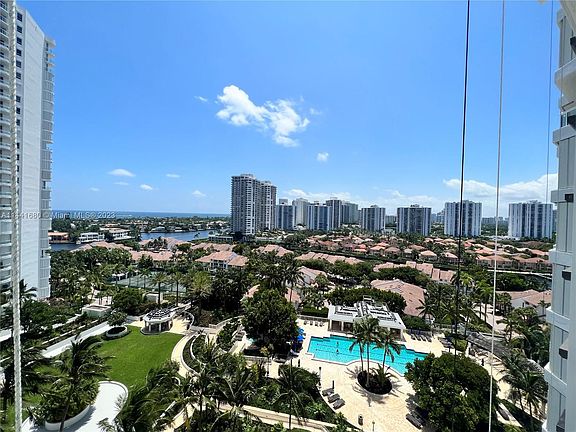 4th image of 21055 Yacht Club Dr #1505