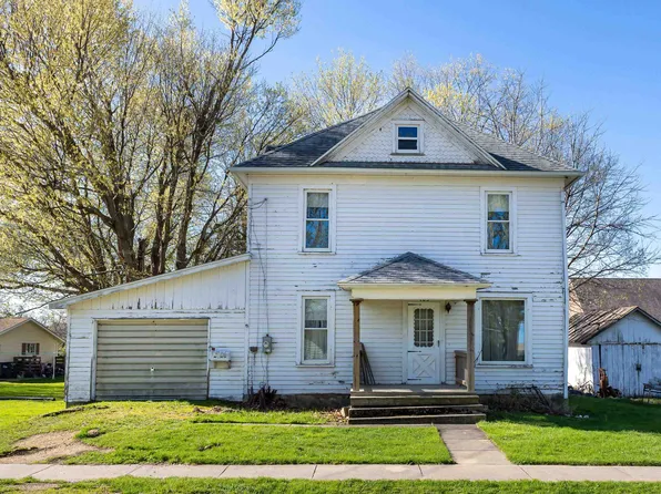 103 E Webster St, Apple River, IL 61001