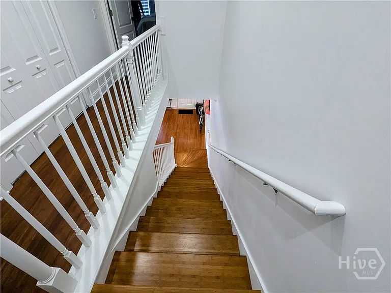 316 E 31st St — Photo 10