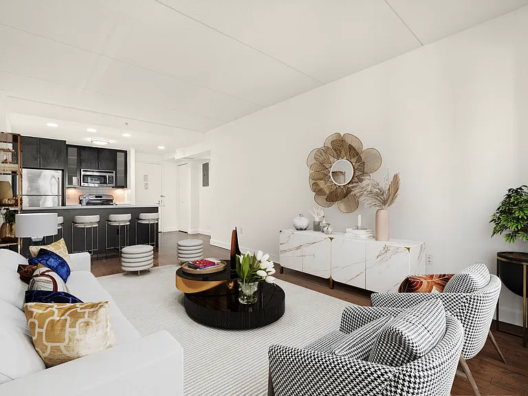 4134 Crescent St #12M — Photo 2
