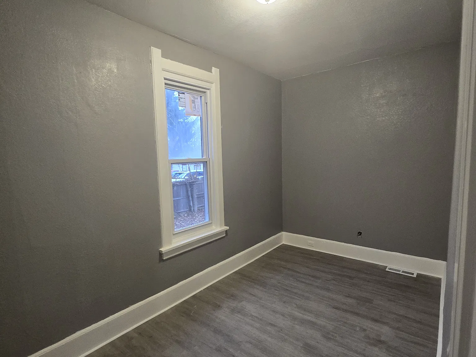 2 bed, 1200 sqft, $1,200 — Photo 4