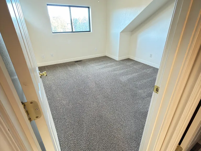 1230 E Jen Dr — Photo 10