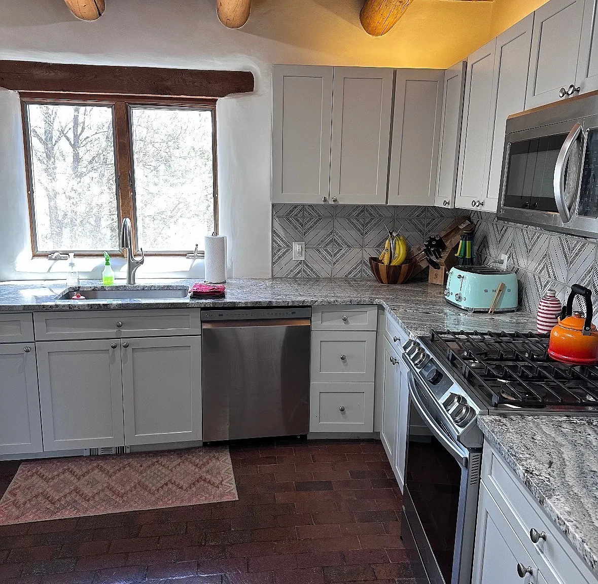 3 bed, 3.5 bath, 4100 sqft, $7,500 — Photo 3