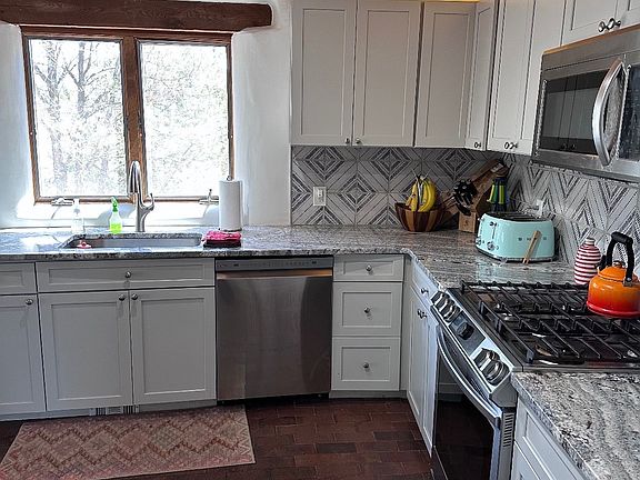 3rd image of 312 Los Arboles Dr