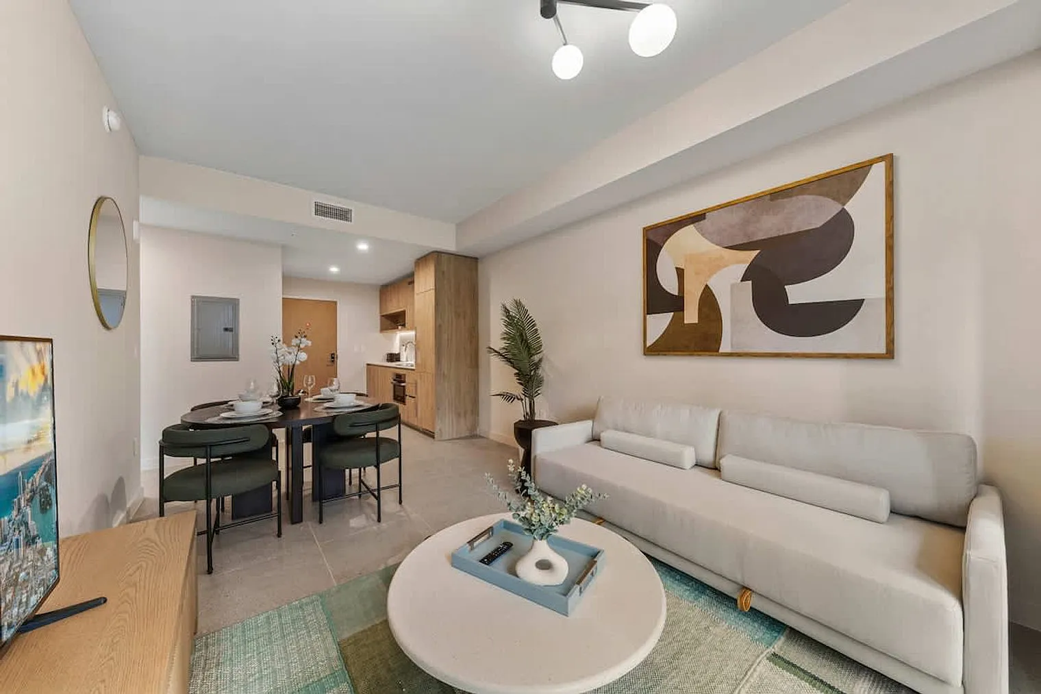 1 bed, 1.0 bath, 592 sqft, $2,362 — Photo 3