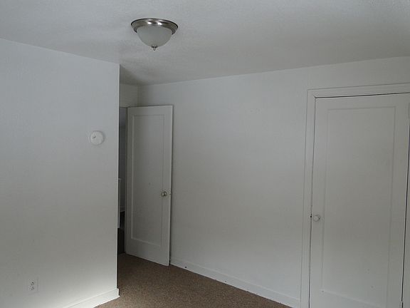 2nd floor 1st room