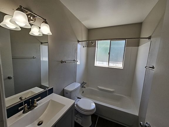 3rd image of 102 S 38th St
