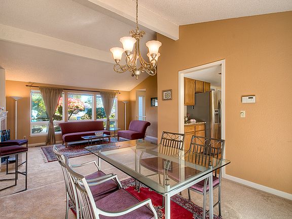 5th image of 12625 SE 75th Pl